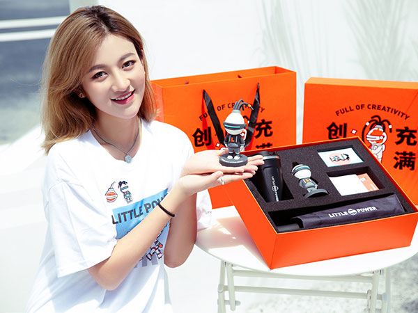 里小泡出道文创周边